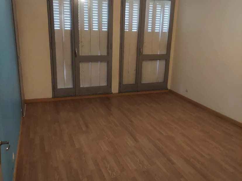 thumbnail of estate's photo