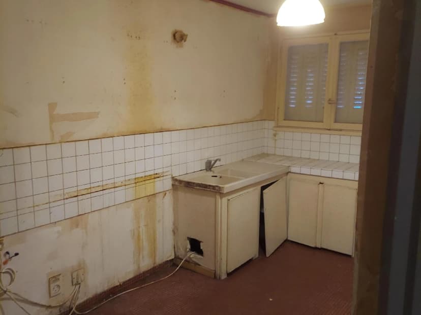 thumbnail of estate's photo